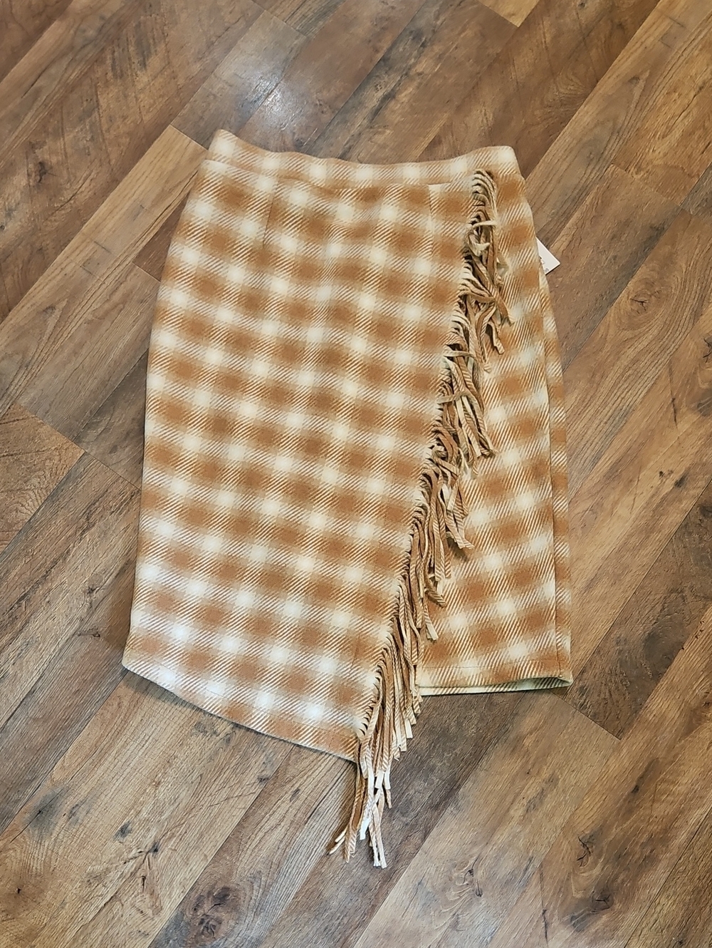 👗Time and Tru Asymmetrical Plaid Fringe Skirt in Beige and Cream